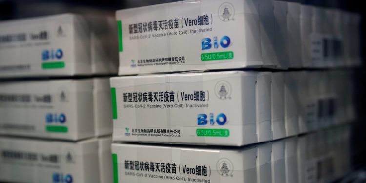 Май айында сүйлөшүлгөн 150 миң доза кытай вакцинасы Кыргызстанга келе элек