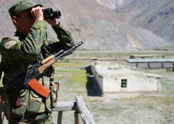 Баткенде чек ара кызматкери өзүн-өзү атып каза болду