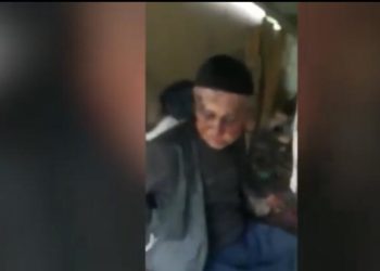 «Байлап туруп сабашты». Мыкаачылык менен сабалган адамдын видеосу тарады