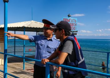«Өз аймагын жакшы билишет». Ысык-Көлдө элдик кошуун милицияга жардам берүүдө