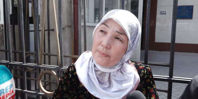 Зулпукаровдун эжеси: “Бир туугандарымдын баары мигранттар. Төрөбайды мыйзамсыз баюуда шек саноого негиз жок”