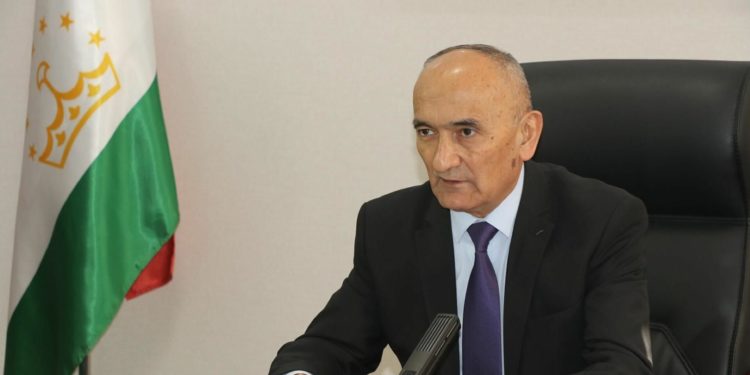 Кыргызстанда билим алып жаткан тажикстандык студенттер өз мекенине кайтарылат