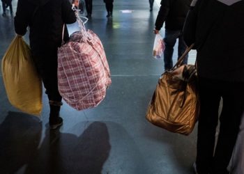 Кыргызстандын жарандары Орусиянын аймагынан массалык түрдө чыгарылып жатабы? Элчиликтин жообу