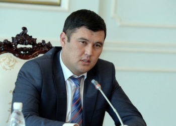 Президенттик аппараттын жетекчисинин мурдагы орун басары Алмамбет Салиев соттун чечими менен абакта калтырылды