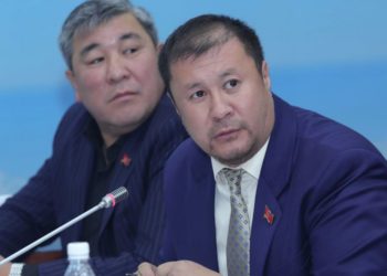 Депутат Бишкекти мал сарайга салыштырды