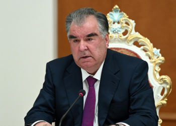 Эмомали Рахмондун карындашы көз жумду. Ал ооруканага коронавируска шектелип жаткырылган эле