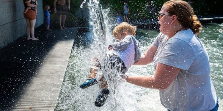 «Балдары кабар алайын деп келип, ата-энесинин кайтыш болгонун көрүп жатышат». Канадада үп абадан каза болгондор көбөйүүдө