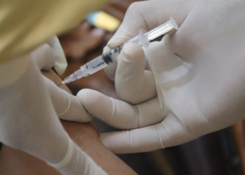 Кыргызстанда акыркы сутканын ичинде 4469 адам коронавируска каршы эмделди