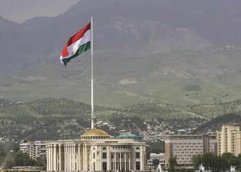 Тажикстанда 18 жаштан улууларга коронавируска каршы эмдөө милдеттендирилди