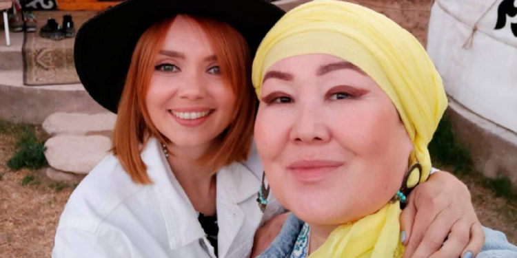 «Кухня» сериалынын актрисалары Кыргызстан боюнча берүүдө айтып беришти (видео)
