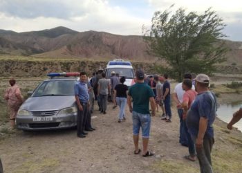 Ысык-Атада 16 жана 18 жаштагы кыздар көлмөгө чөгүп кетти (сүрөт)