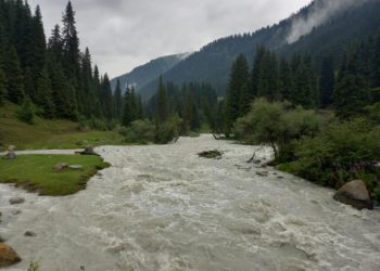Ысык-Көлдө Орусиядан келген 29 жаштагы кыз дайынсыз болууда. Ал акыркы жолу дарыянын жанында болгон