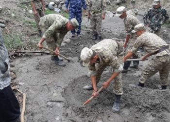 Аксыда сел алып кеткен 5 жаштагы баланын сөөгү 5 күндөн бери табыла элек