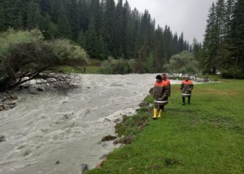 Ысык-Көлдө дайынсыз болуп жаткан 29 жаштагы кызды издөө иштери уланып жатат
