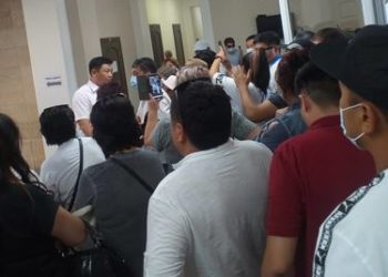 Кайра шайлоонун жыйынтыгы. «Эмгек» партиясынын тарапташтары БШКнын алдында митинг өткөрүштү