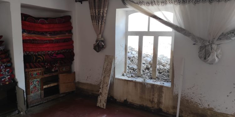 Баткенде жүргөн селдин кесепеттери сүрөттөрдө