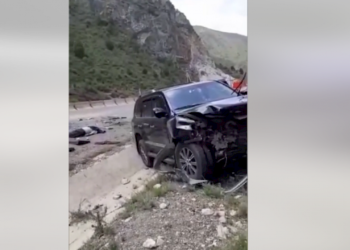 Алай районунда Lexus жана Toyota унаалары кагышып, эки адам каза болду (видео)