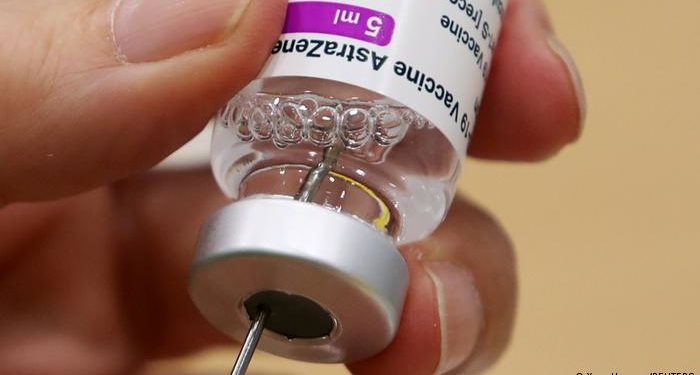 «Учак бузулуп». «AstraZeneca» вакцинасынын жеткирүү кийинкиге калтырылды