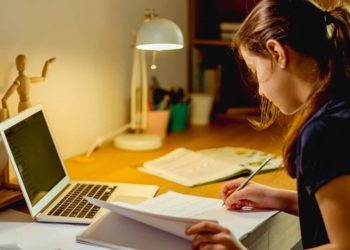 Жаңы окуу жылы онлайн режимде башталышы мүмкүн