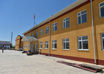 Чек ара жаңжалында кыйраган Максаттагы мектеп калыбына келтирилди