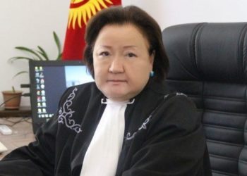 Буга чейин Садыр Жапаровду соттогон судья Жаңыл Мамбеталы кызматынан бошотулду
