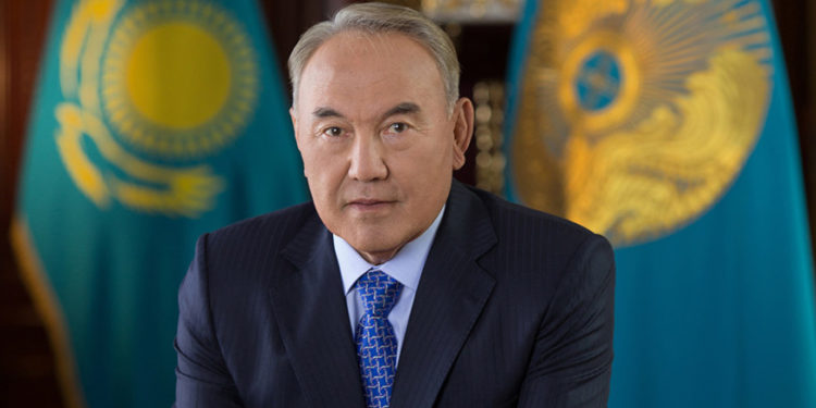 Нурсултан Назарбаев: «Кыргызстан демократиянын аралчасы, анан? 30 жылда эч бир иш жасалган жок» (видео)