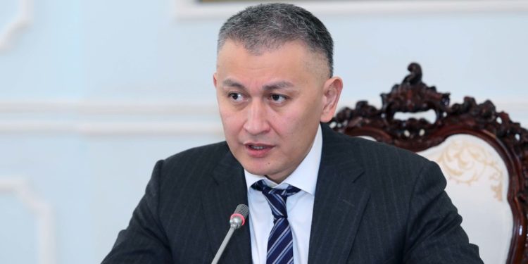 Экс-депутат Исхак Пирматов эч жакка кетпөө тил каты менен бошотулду