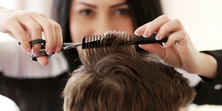 Былтыркы жылга салыштырмалуу быйыл калкка көрсөтүлүүчү кызматтар 4,3 пайызга жогорулады