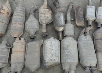 «Манас» аэропортунда 1 тоннадан ашуун катализатор табылды