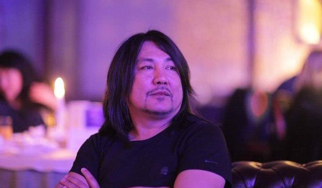 «Элес» тобунун ырчысы Адиль Чекиловдун апасы көз жумду