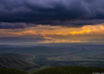 Блогер жана журналист Илья Варламов: «Эң кооз жолдордун бири Ош-Бишкек жолу деп айта алам»