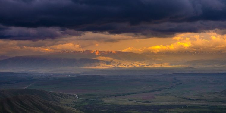 Блогер жана журналист Илья Варламов: «Эң кооз жолдордун бири Ош-Бишкек жолу деп айта алам»