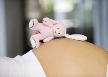 17 жаштагы кыздын көз жарышы. Жакындары анын бир жылдан бери зордукталып жүргөнүн айтышкан