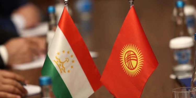 Министрлик «тажикстандык студенттер куугунтукталып жатат» деген маалымат боюнча үн катты