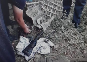 Ошто 25 жаштагы жигиттин үйүнүн короосунан курал жана жардыруучу зат табылды