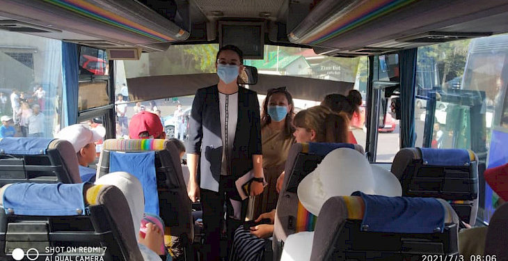 Бишкек мэриясы 437 мектеп окуучусу үчүн Ысык-Көлдүн жээгинде жайкы эс алууну уюштурат (сүрөт)