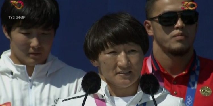 Айсулуу Тыныбекова: «Алтын медаль алып берем» деген сөзүмө тура албай калдым. Кечирим сурайм»