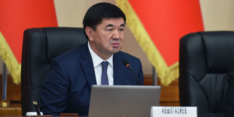 Экс-премьер Мухаммедкалый Абылгазиев казынага 50 миллион сом төлөп, СИЗОдон чыкты