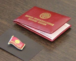 Мэр болуп шайланган Урмат Самаевдин ордуна Жогорку Кеңешке ким депутат болот?