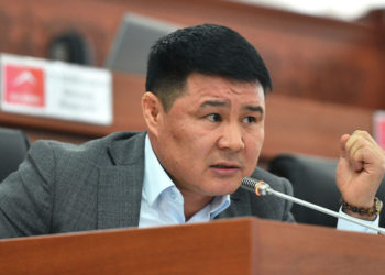 Тазабек Икрамов: «Акылбек Жапаров кыргызстандыктардын алдында кечирим сурап, күнөөсүн моюнга алат деп ишенем»