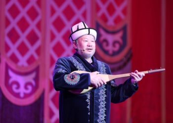 Бишкекте бүгүн жана эртең кыргыз-казак акындарынын айтышы өтөт