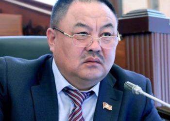 Сот өкүм чыгарды. Экс-депутат Талантбек Узакбаевге 300 миң сом айып пул салынды