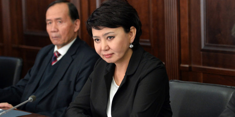 Галина Байтерек Мээрим Жуманазарованын машыктыруучусу эмне үчүн Токиого барбай калганын айтты