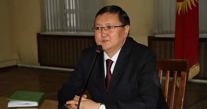 Садыр Жапаров «Ала-Тоо» аянтында маданият министрине сөгүш жарыялады