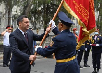 Садыр Жапаров ИИМдин ички аскерлер кызматынын 80 жылдыгына арналган иш-чарага катышты