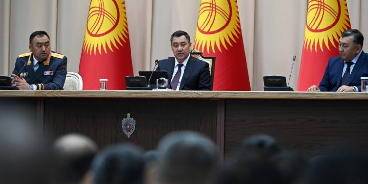 Садыр Жапаров Кыргыз милициясына абийирсиз, намыссыз кесиптештерден арылуу керектигин билдирди