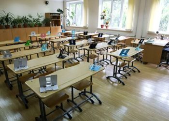 Жаңы окуу жылында мектептер салттуу окутууга өтүшү мүмкүн