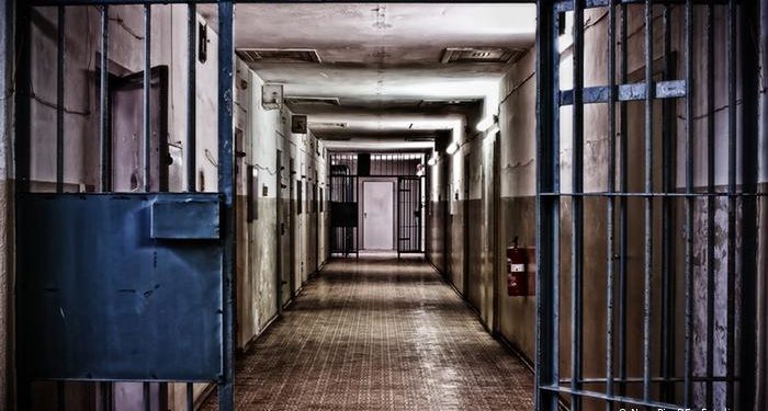 Октон каза болгон айдоочу. Оор кылмышты жашырган деп айыпталып жаткан 3 кызматкер 2 айга камакка алынды