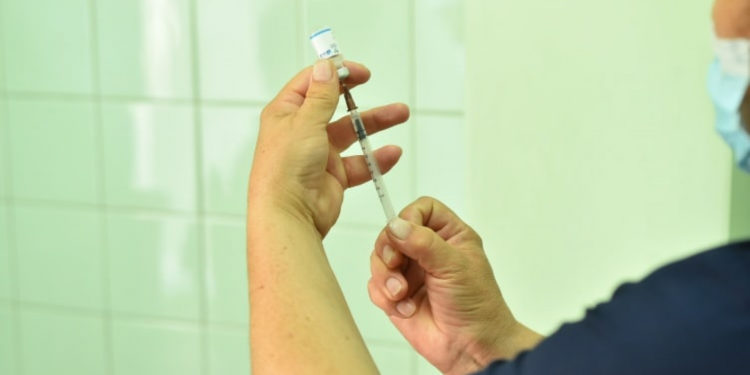 Өлкөнүн жарым миллиондон ашуун жараны COVID-19га каршы вакцина алды