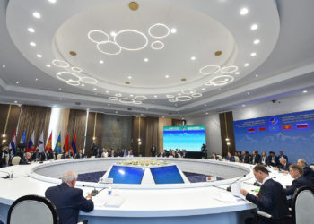 Евразиялык өкмөттөр аралык кеңешинин жыйынынын жыйынтыгы боюнча бир катар документтерге кол коюлду. Тизме